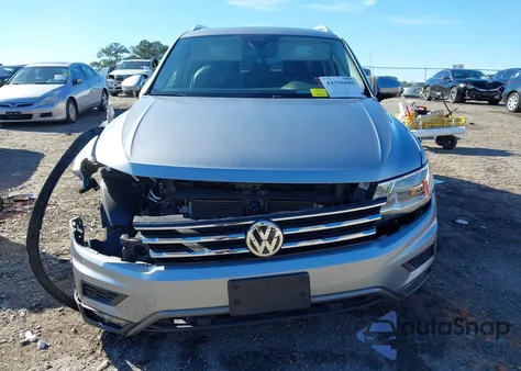 2021 Volkswagen Tiguan 2.0T Se/2.0T Se R-Line Black/2.0T Sel z USA, uszkodzony, nr VIN 3VV3B7AX2MM005135